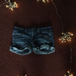 Low Rise American Eagle shorts